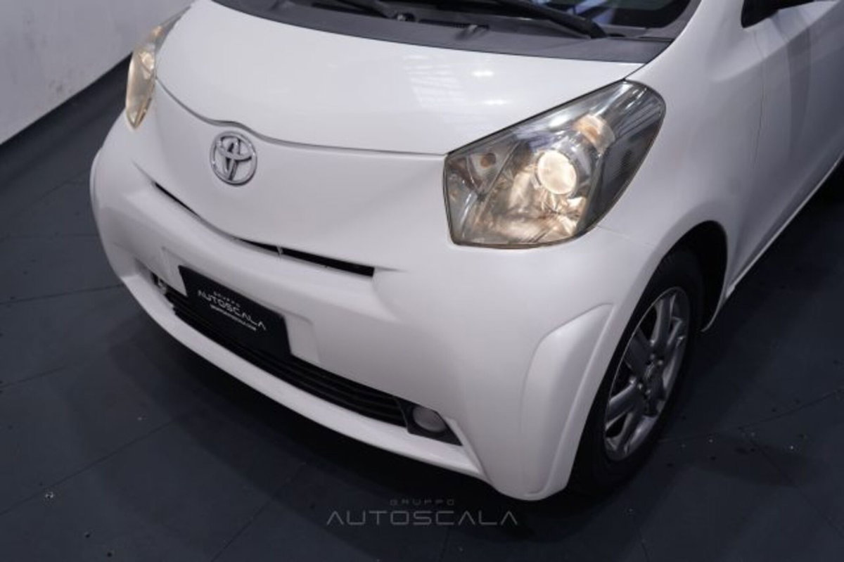 Toyota iQ 1.0 Multidrive (20)