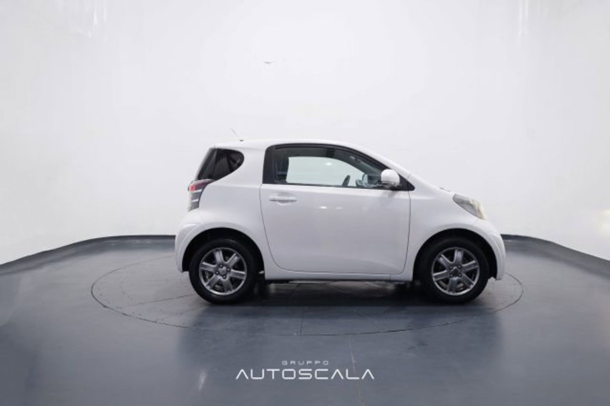 Toyota iQ 1.0 Multidrive (6)
