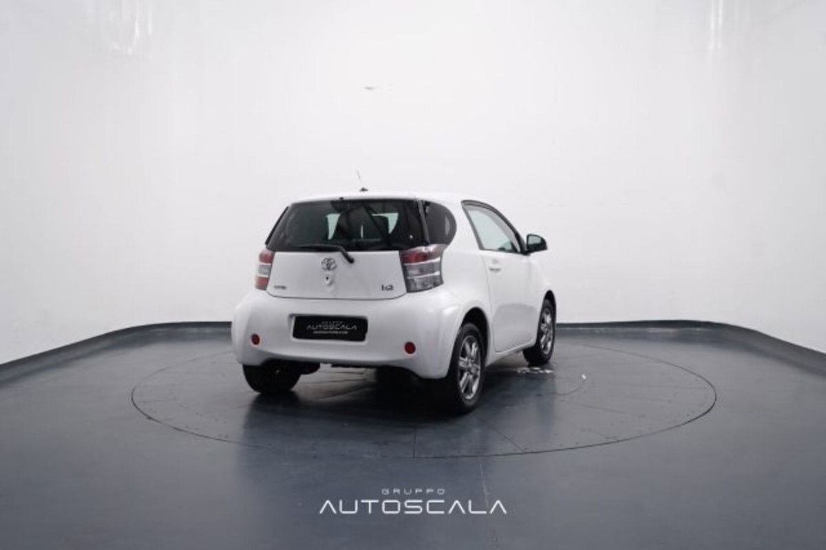 Toyota iQ 1.0 Multidrive (8)