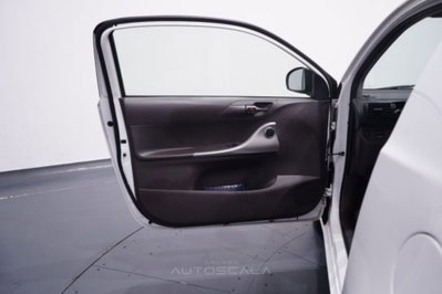 Toyota iQ 1.0 Multidrive (9)