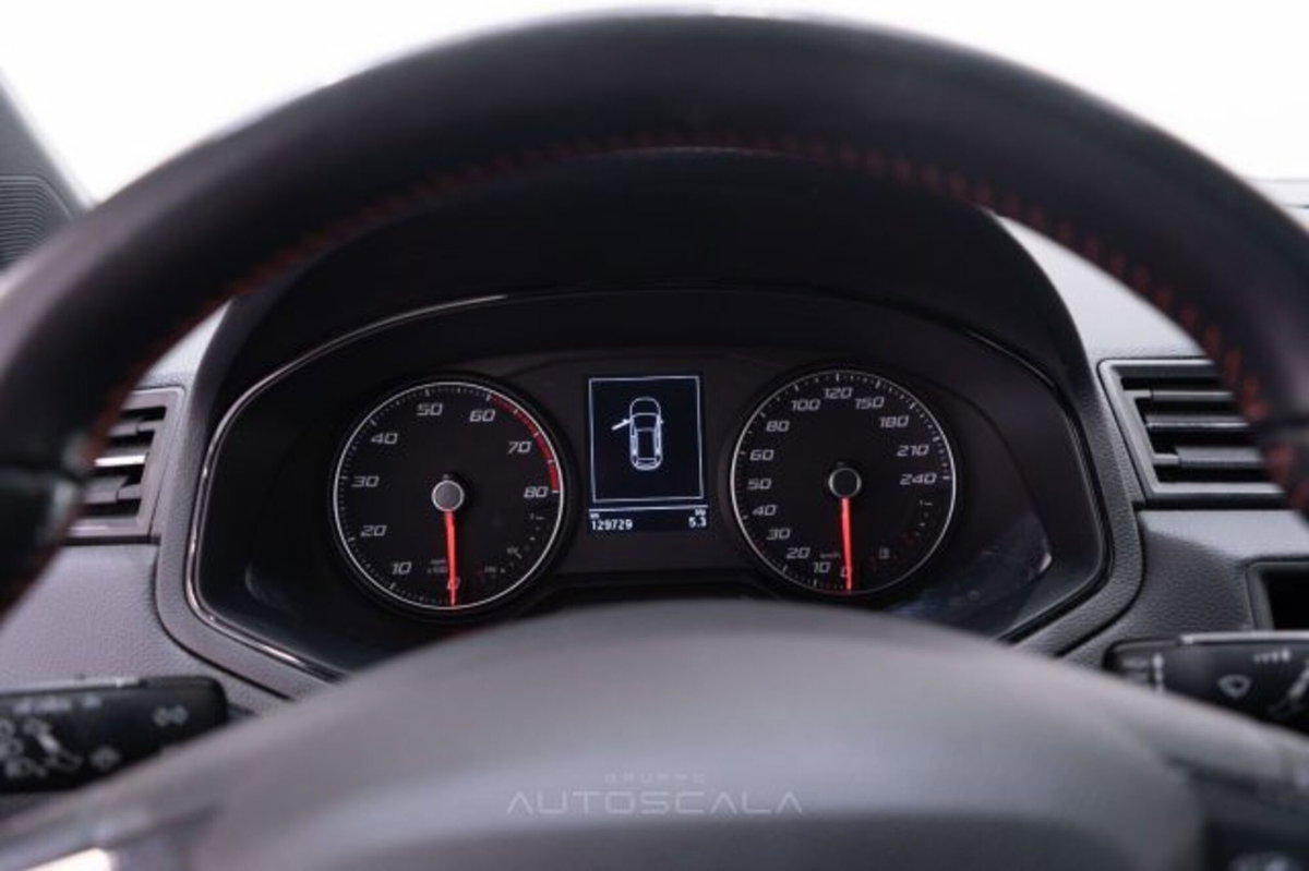 SEAT Arona 1.0 TGI FR (14)