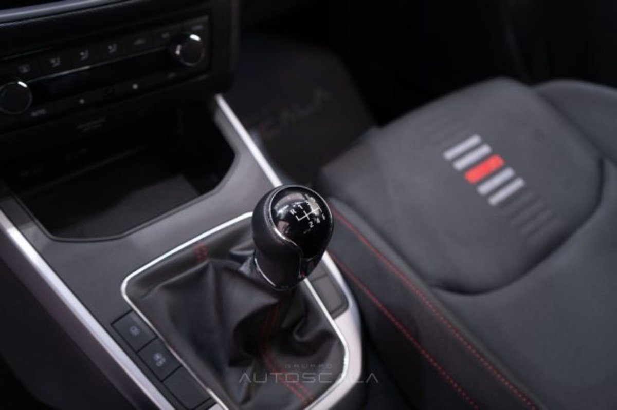SEAT Arona 1.0 TGI FR (15)