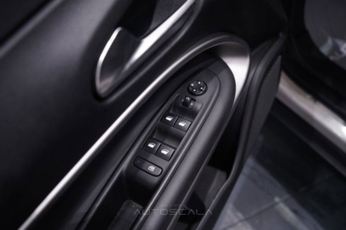 Jeep Avenger 1.2 turbo Altitude fwd 100cv (10)