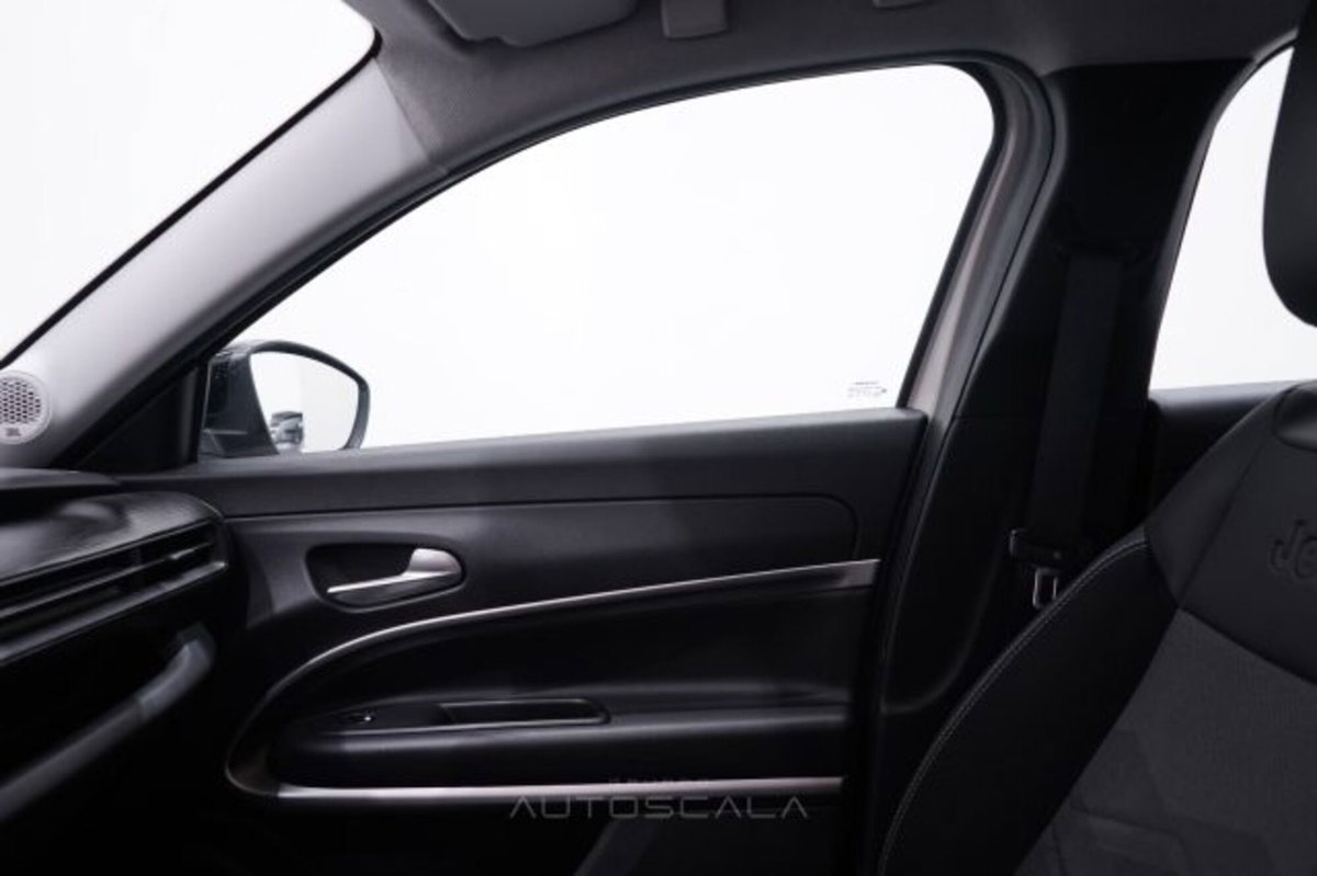 Jeep Avenger 1.2 turbo Altitude fwd 100cv (18)