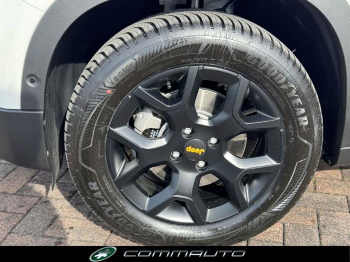 Jeep Avenger 1.2 turbo e-hybrid mhev The North Face 4xe 145cv edct6 (10)
