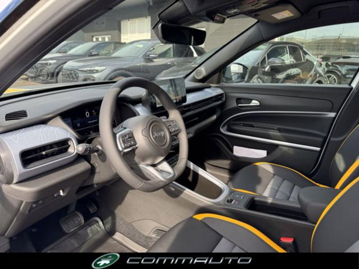 Jeep Avenger 1.2 turbo e-hybrid mhev The North Face 4xe 145cv edct6 (12)