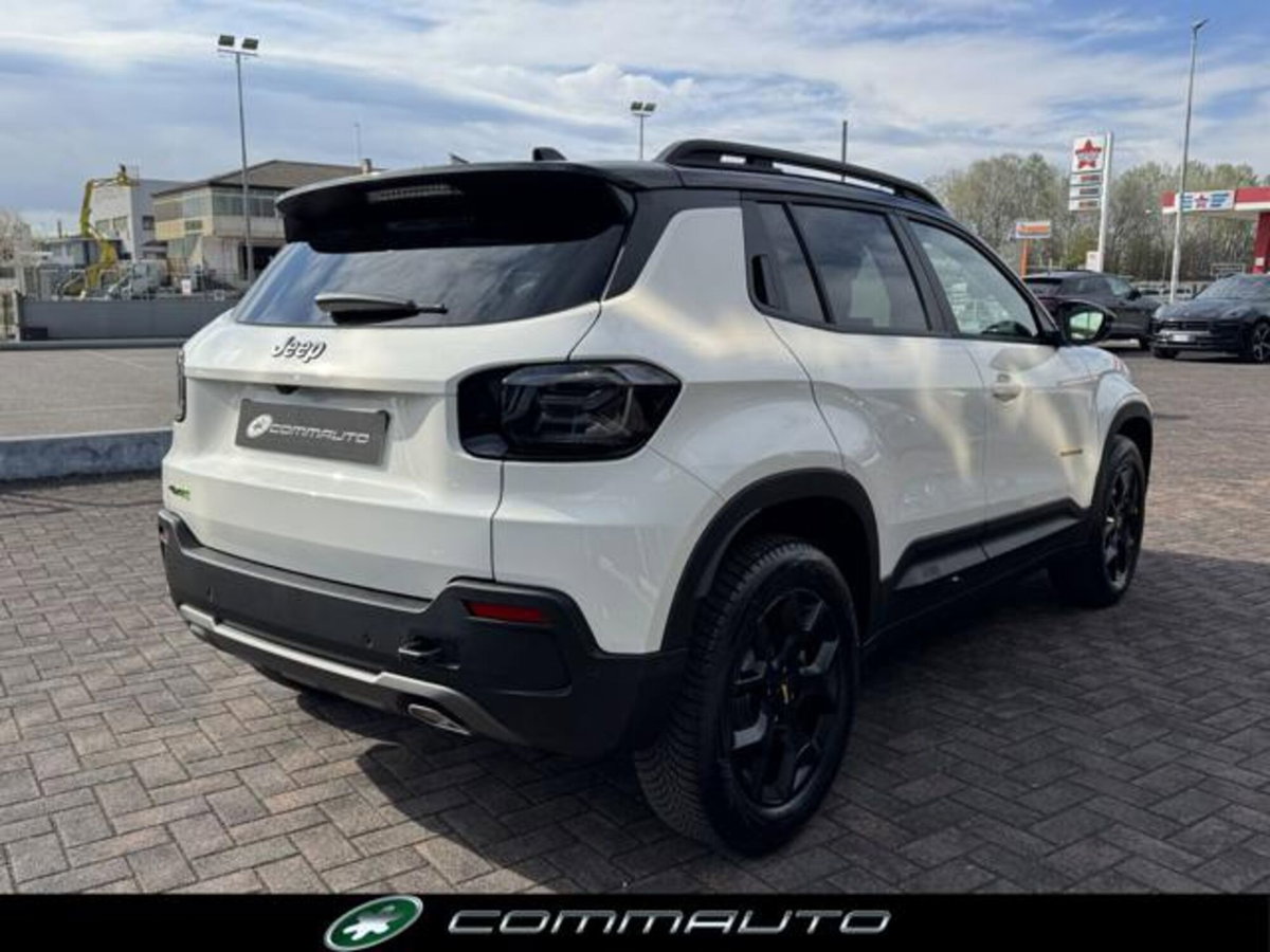 Jeep Avenger 1.2 turbo e-hybrid mhev The North Face 4xe 145cv edct6 (4)