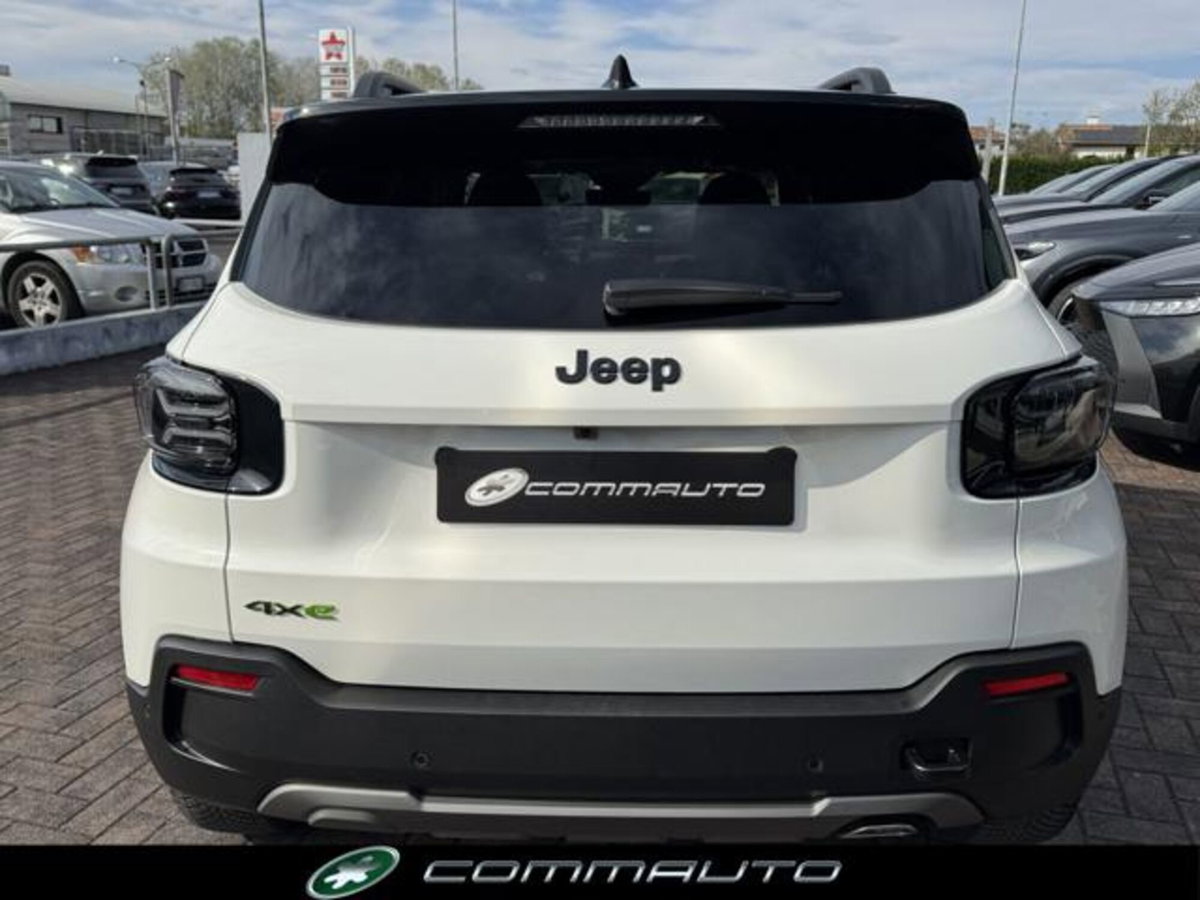 Jeep Avenger 1.2 turbo e-hybrid mhev The North Face 4xe 145cv edct6 (5)