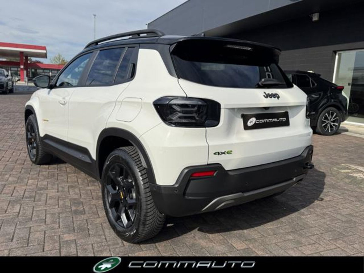 Jeep Avenger 1.2 turbo e-hybrid mhev The North Face 4xe 145cv edct6 (6)