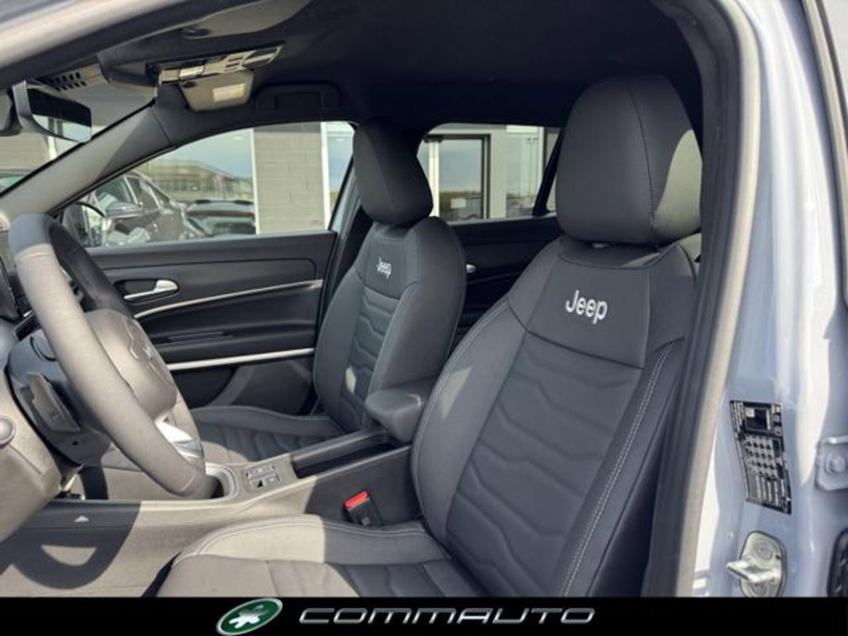 Jeep Avenger 1.2 turbo e-hybrid mhev Summit fwd 110cv edct6 (10)