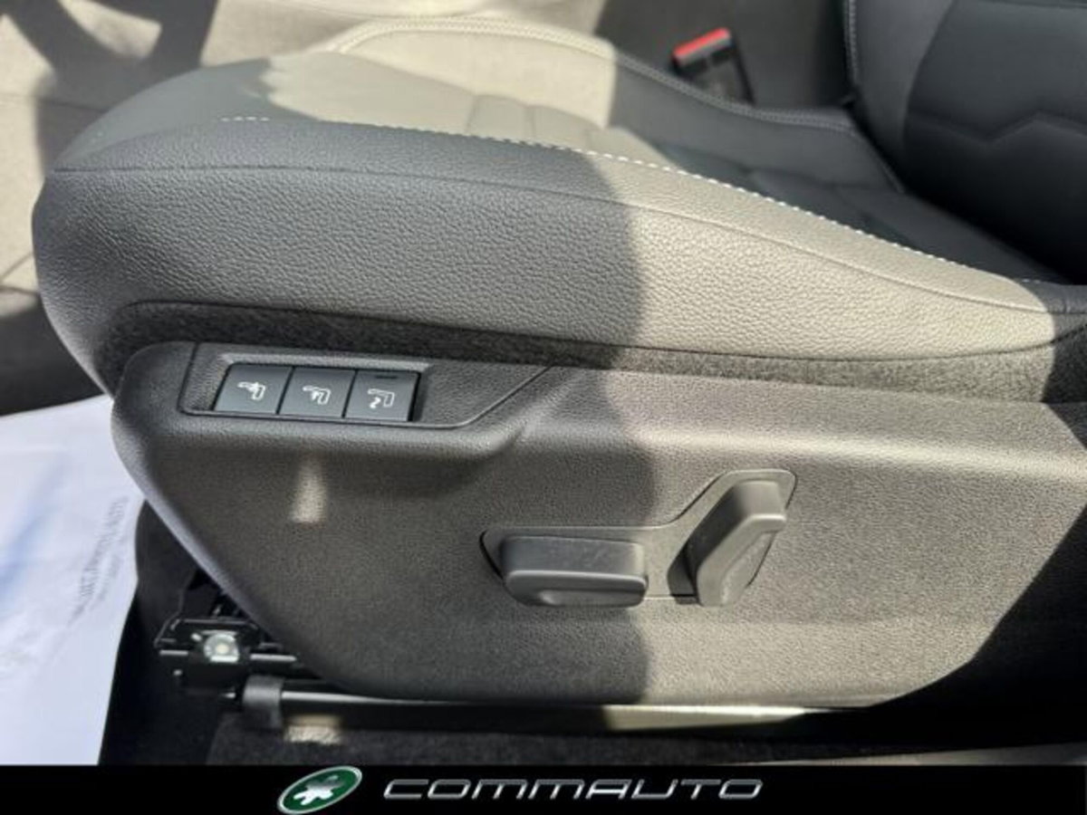 Jeep Avenger 1.2 turbo e-hybrid mhev Summit fwd 110cv edct6 (13)