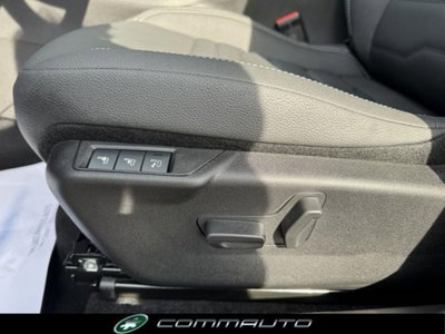 Jeep Avenger 1.2 turbo e-hybrid mhev Summit fwd 110cv edct6 (13)