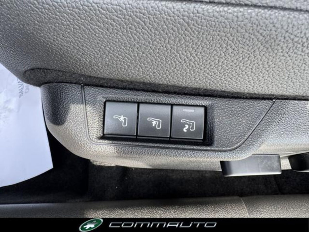 Jeep Avenger 1.2 turbo e-hybrid mhev Summit fwd 110cv edct6 (14)