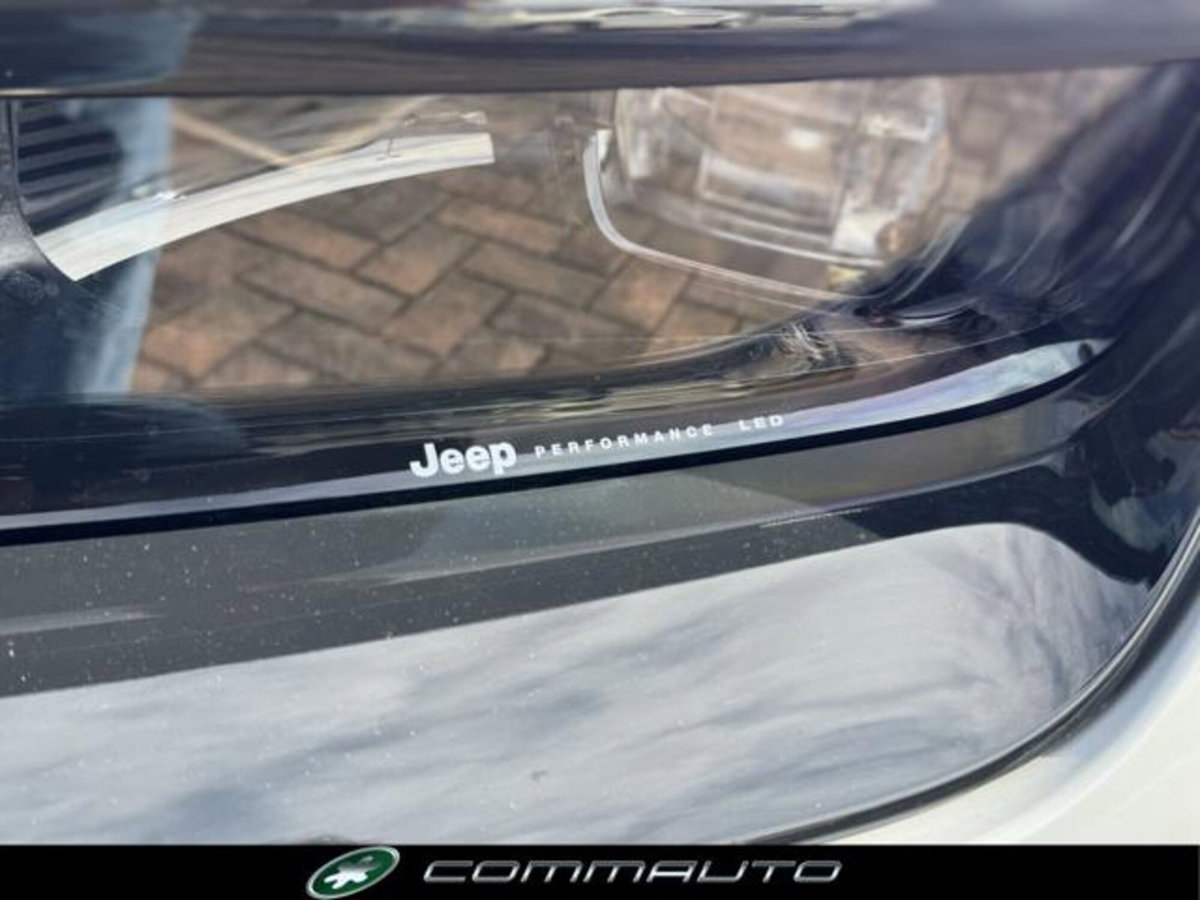 Jeep Avenger 1.2 turbo e-hybrid mhev Summit fwd 110cv edct6 (9)