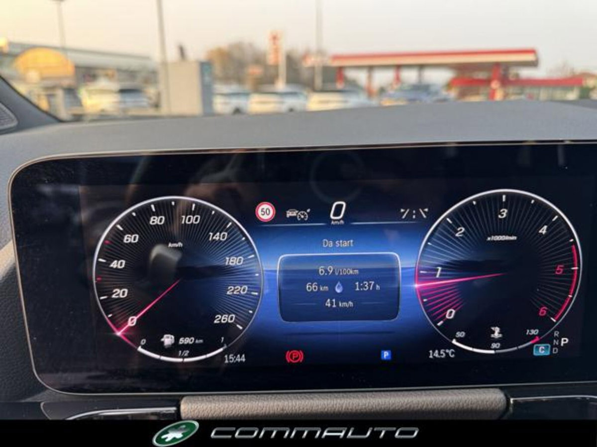 Mercedes-Benz GLA SUV 200 d AMG Line Advanced Plus 4matic auto (17)