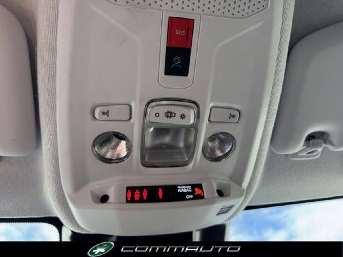 Peugeot 208 1.2 turbo Allure 100cv (17)