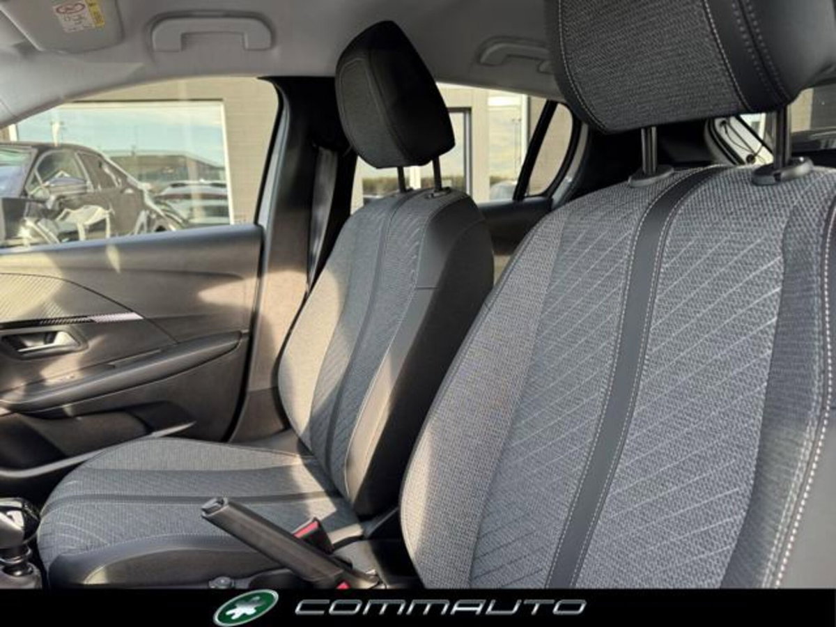 Peugeot 208 1.2 turbo Allure 100cv (18)