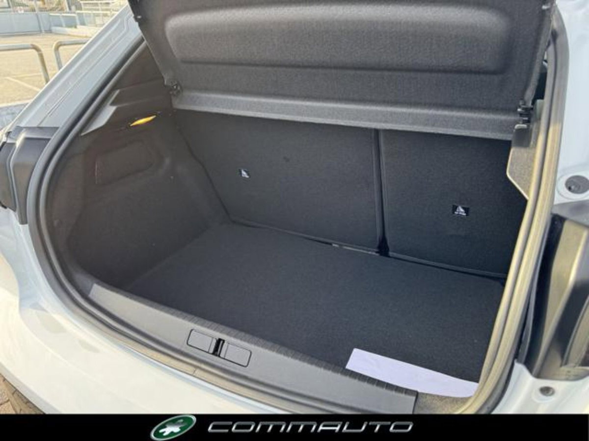 Peugeot 208 1.2 turbo Allure 100cv (20)