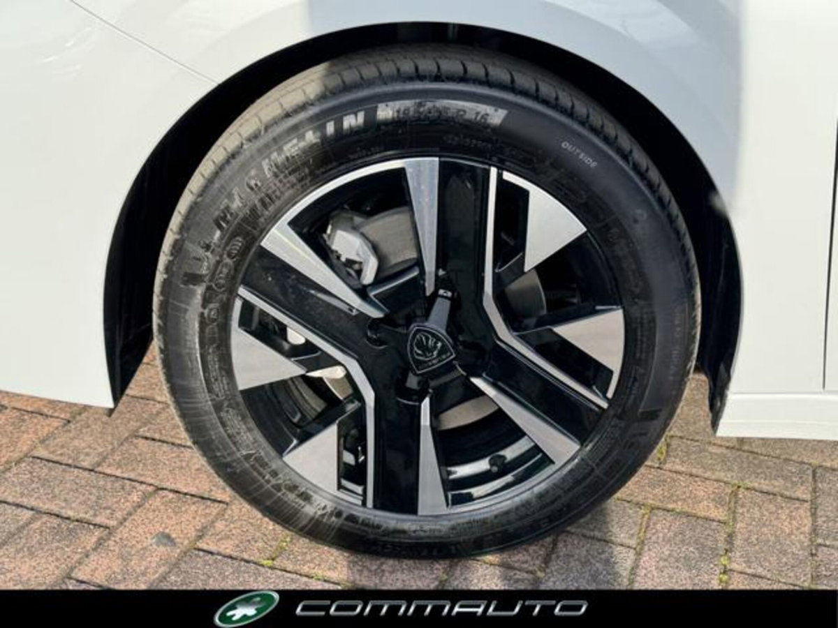 Peugeot 208 1.2 turbo Allure 100cv (7)