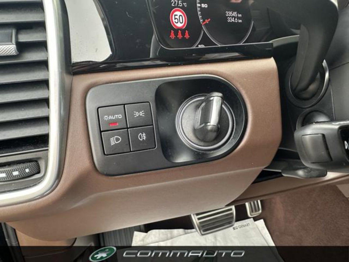 Porsche Cayenne 2.9 V6 S Platinum Edition (10)