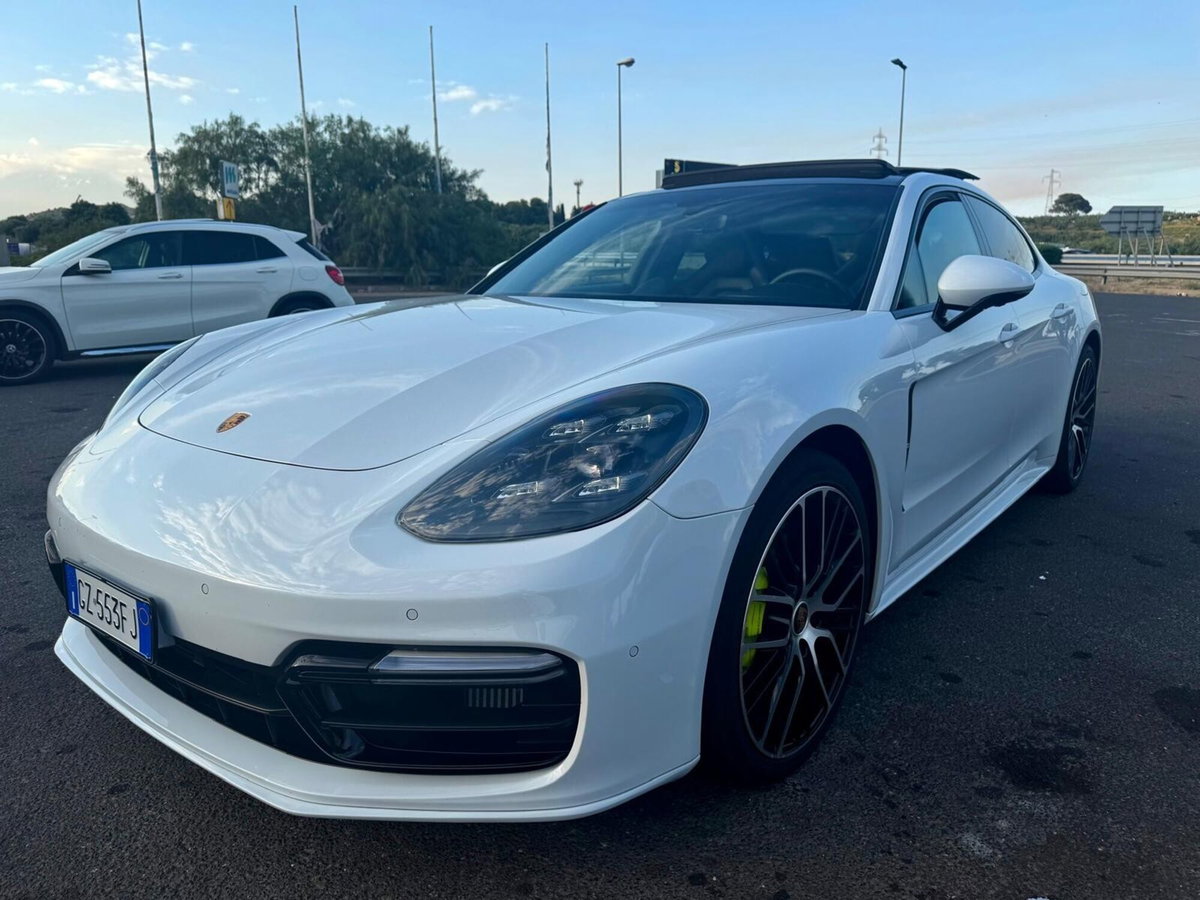 Porsche Panamera 2.9 4 (2)
