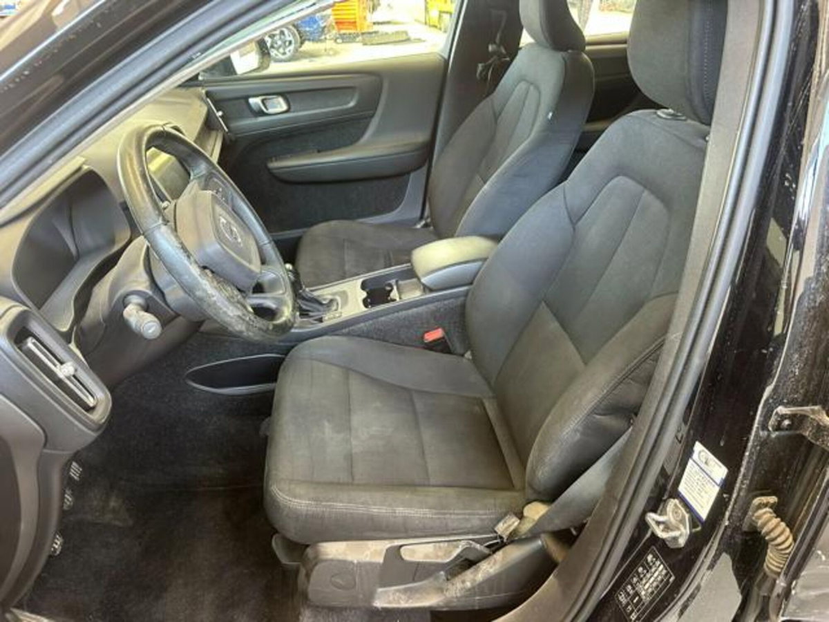 Volvo XC40 D3 AWD Business (12)