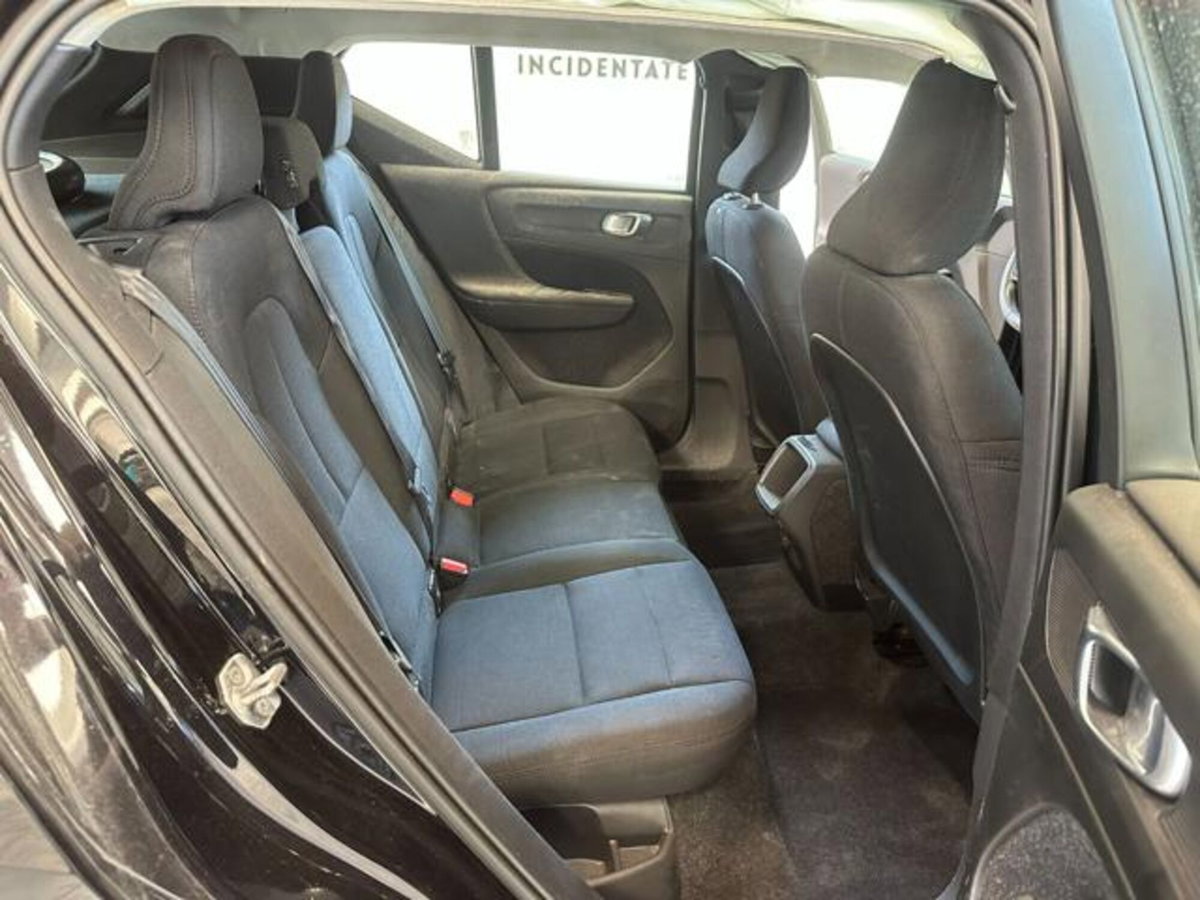 Volvo XC40 D3 AWD Business (13)