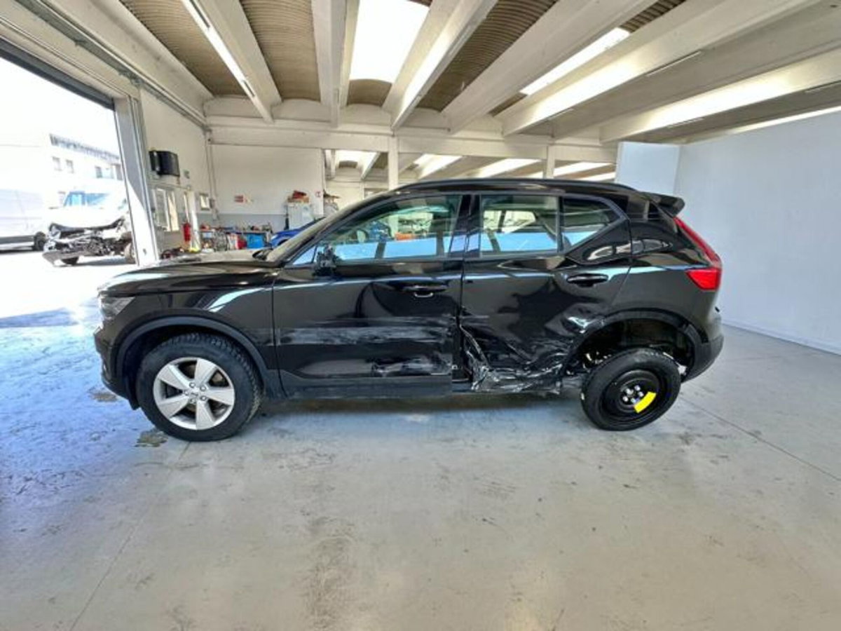 Volvo XC40 D3 AWD Business (4)