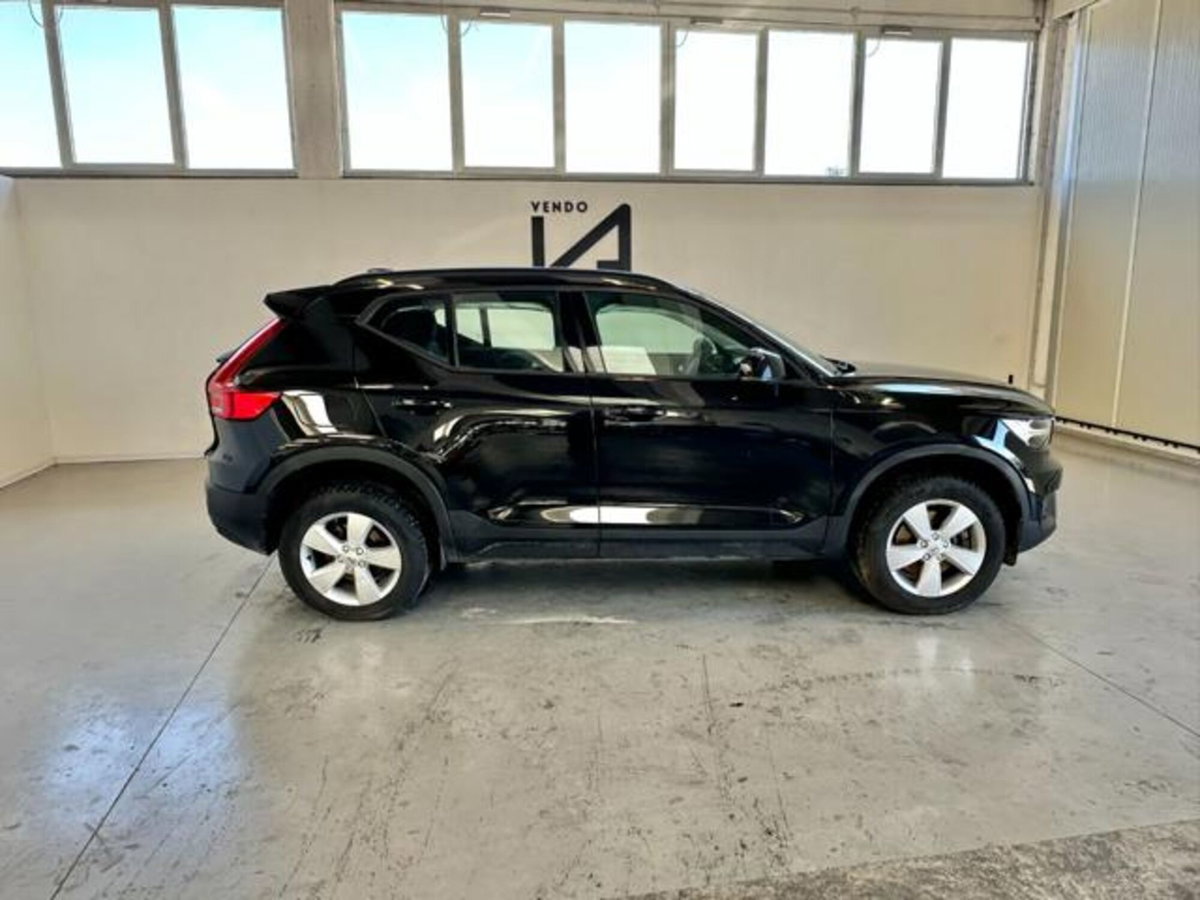 Volvo XC40 D3 AWD Business (8)