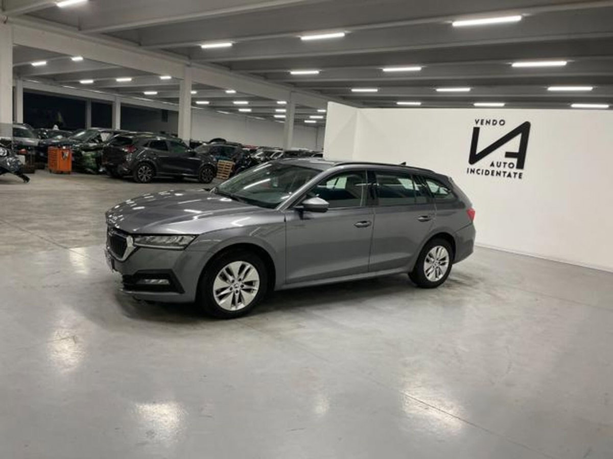 Skoda Octavia Station Wagon 2.0 TDI EVO SCR 150 CV DSG Wagon Executive (4)