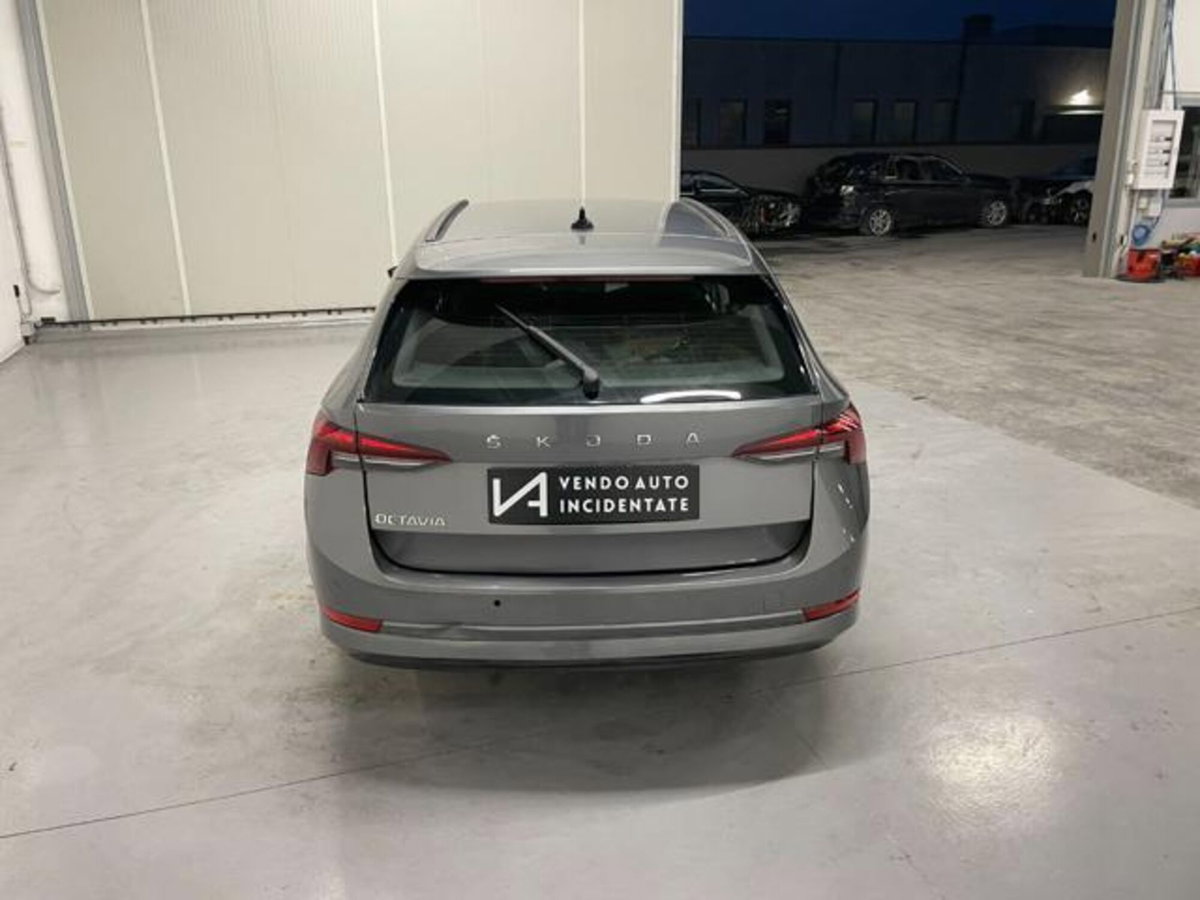 Skoda Octavia Station Wagon 2.0 TDI EVO SCR 150 CV DSG Wagon Executive (6)
