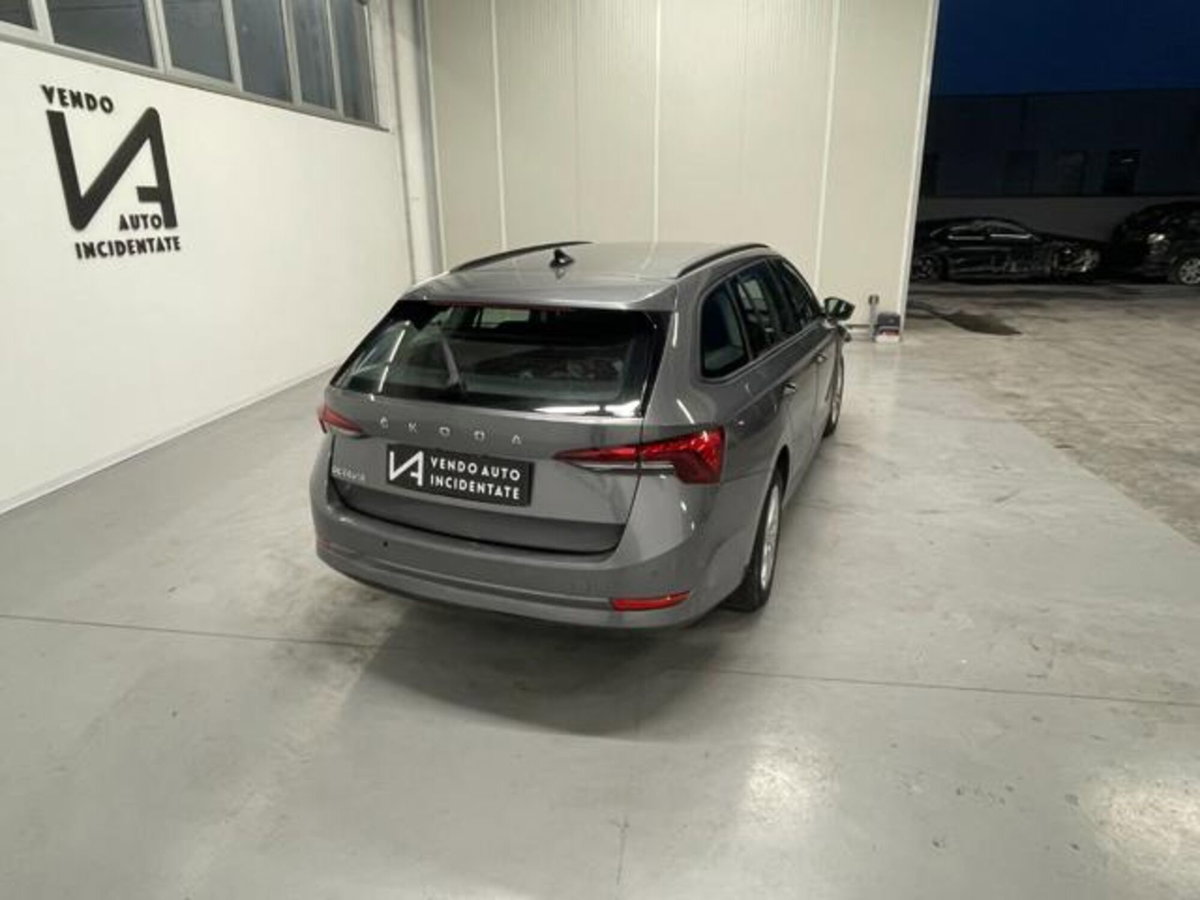Skoda Octavia Station Wagon 2.0 TDI EVO SCR 150 CV DSG Wagon Executive (7)