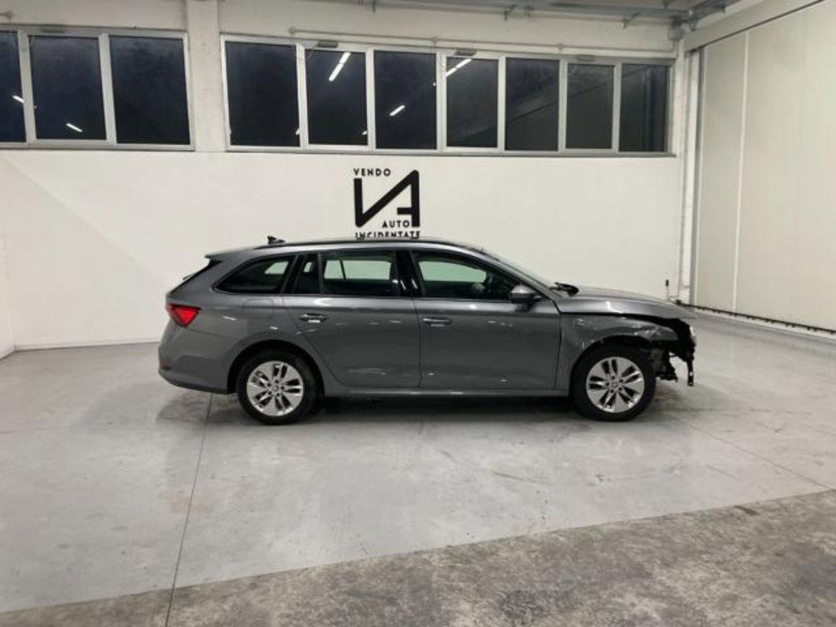 Skoda Octavia Station Wagon 2.0 TDI EVO SCR 150 CV DSG Wagon Executive (8)