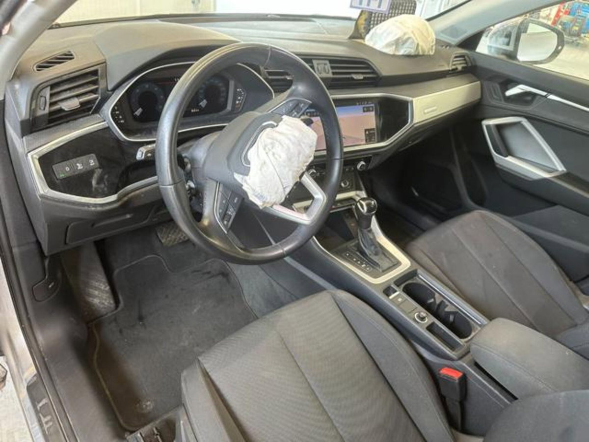 Audi Q3 Sportback 40 TDI quattro S tronic Business Plus (14)