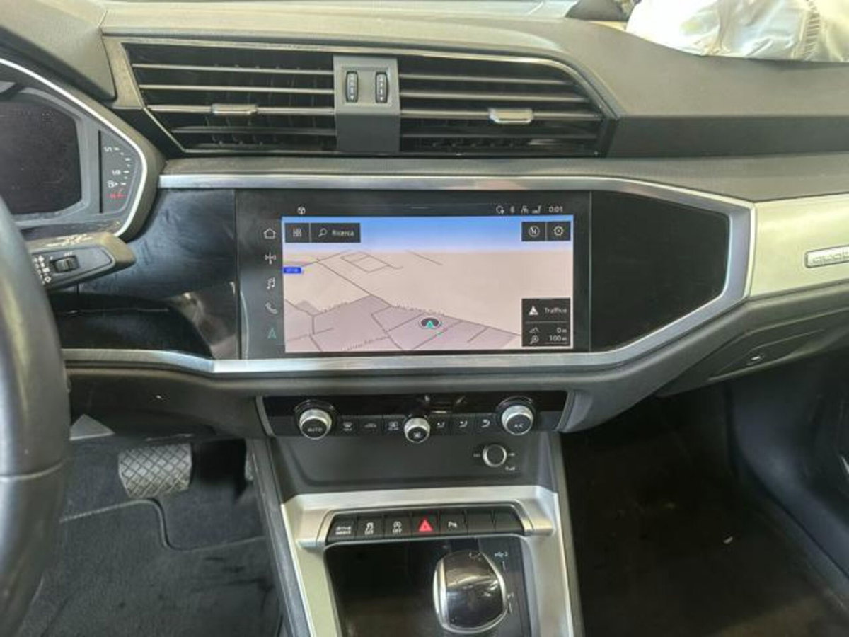 Audi Q3 Sportback 40 TDI quattro S tronic Business Plus (17)