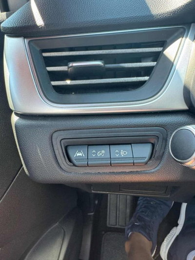 Renault Captur Blue dCi 95 CV Intens (8)