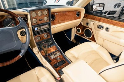 Bentley Azure Azure 6.8 (14)