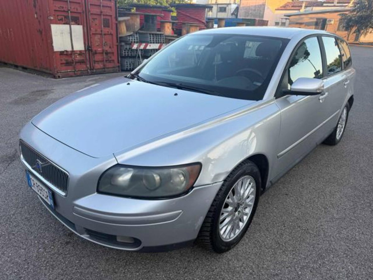 Volvo V50 2.0 D cat Summum (3)