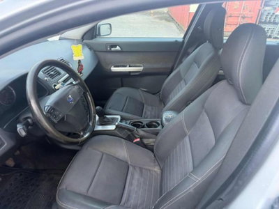 Volvo V50 2.0 D cat Summum (2)