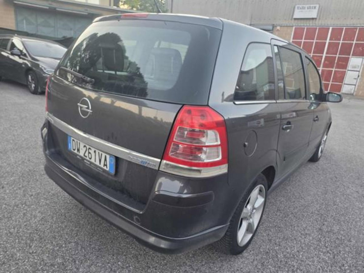 Opel Zafira 1.6 16V ecoM 150CV Turbo Cosmo (10)