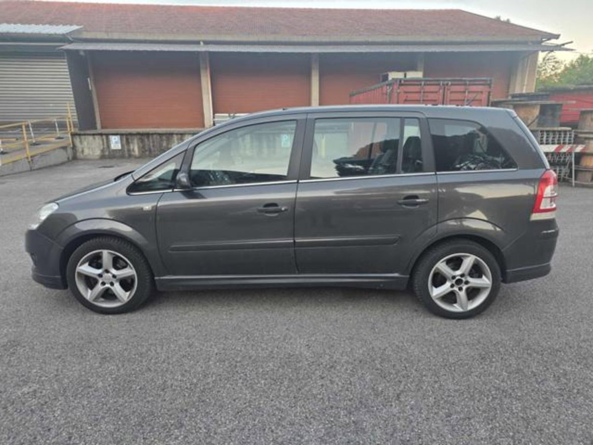Opel Zafira 1.6 16V ecoM 150CV Turbo Cosmo (11)
