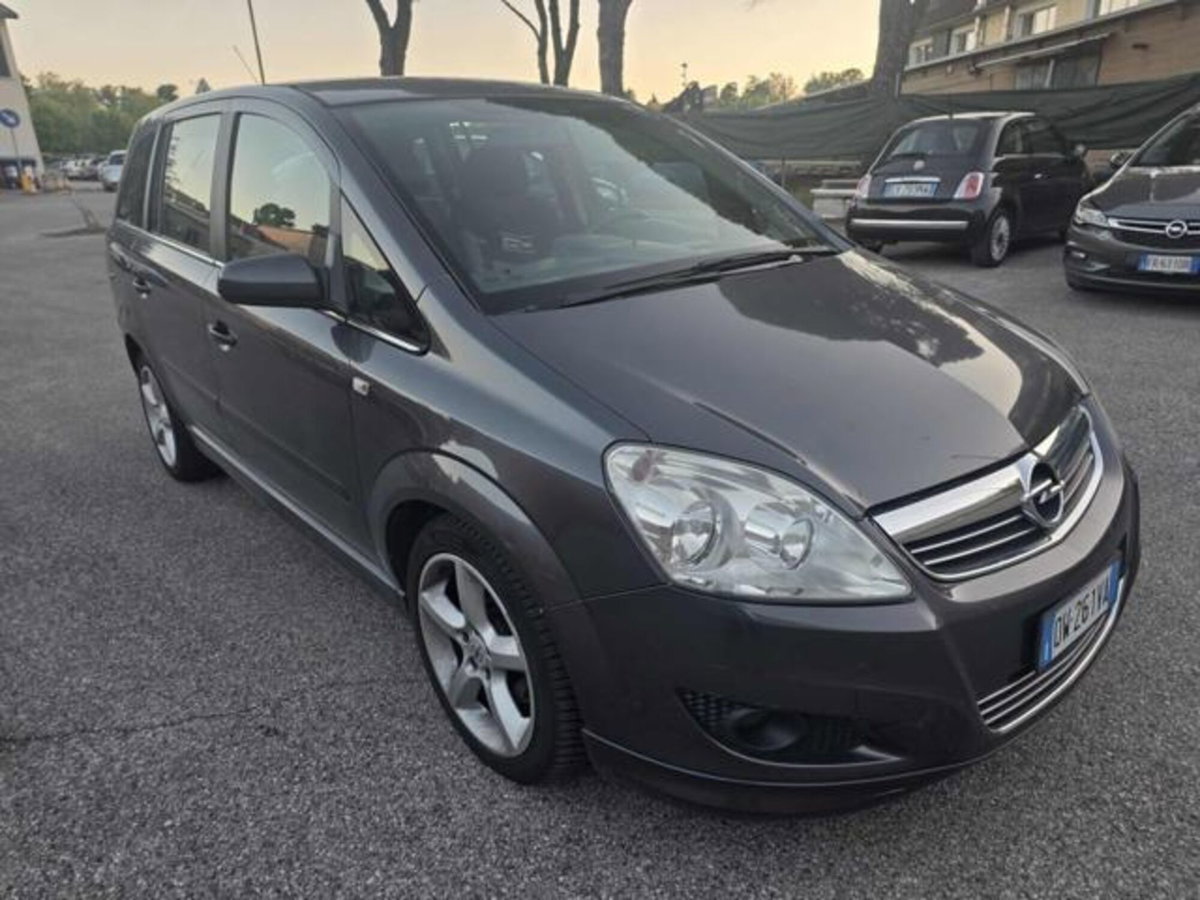 Opel Zafira 1.6 16V ecoM 150CV Turbo Cosmo (2)