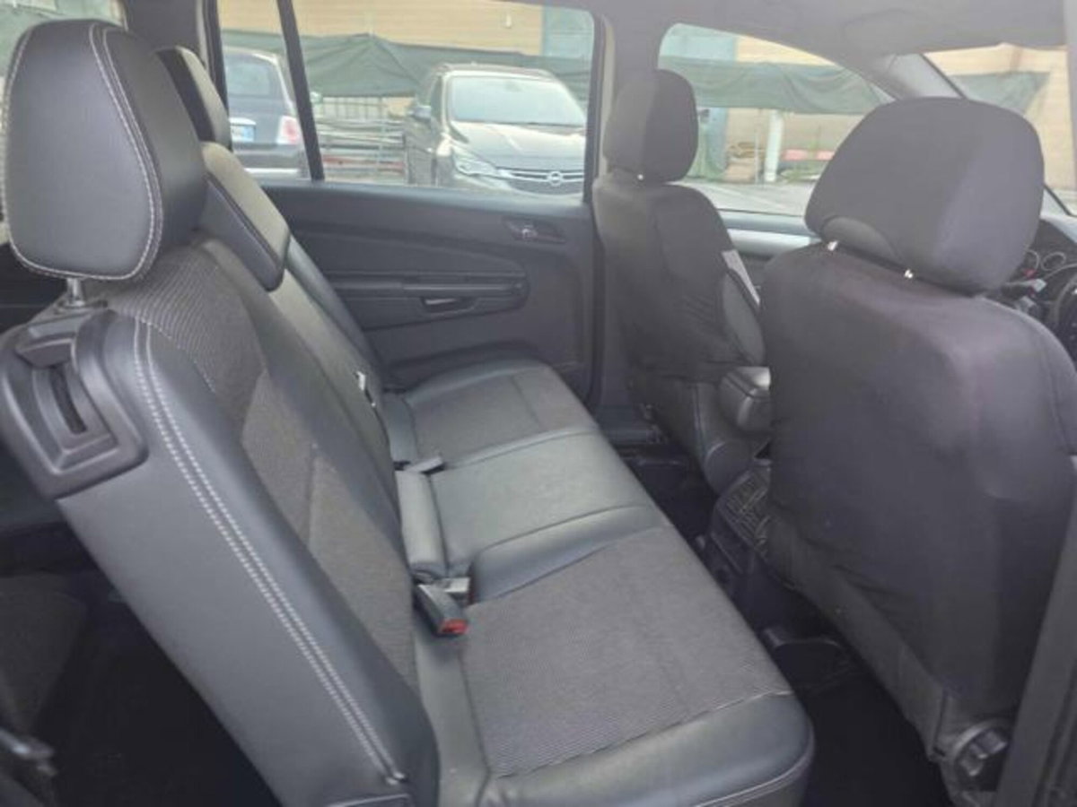 Opel Zafira 1.6 16V ecoM 150CV Turbo Cosmo (8)