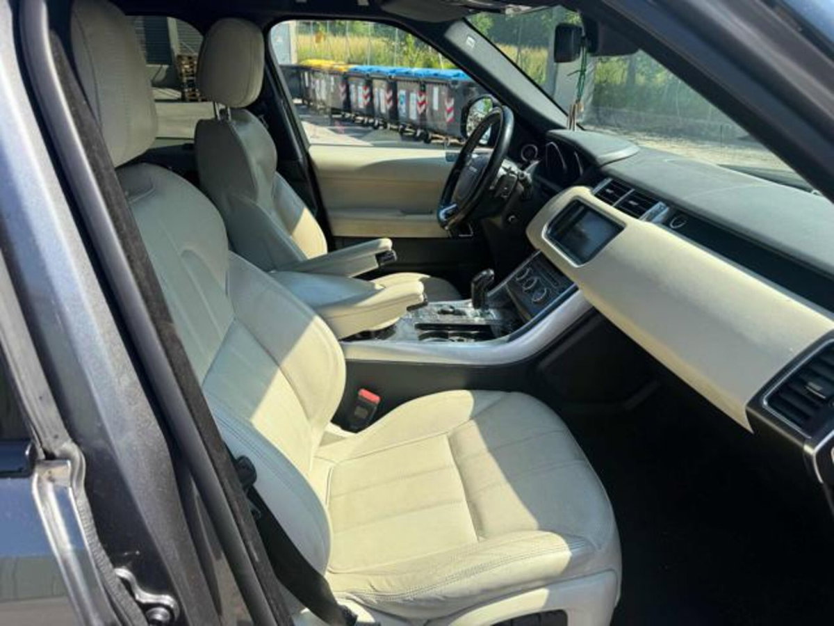 Land Rover Range Rover Sport 3.0 TDV6 HSE Dynamic (13)