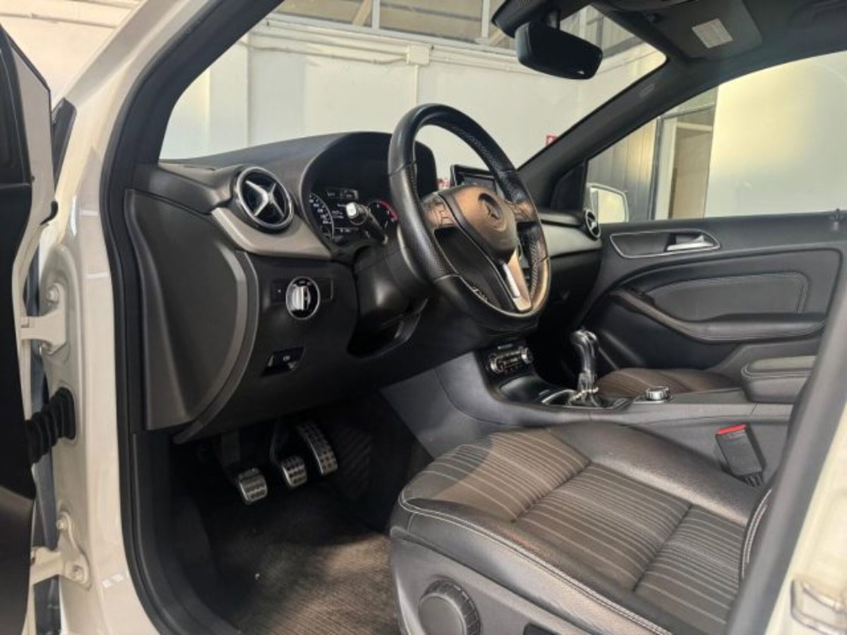 Mercedes-Benz Classe B 200 CDI BlueEFFICIENCY Premium (10)