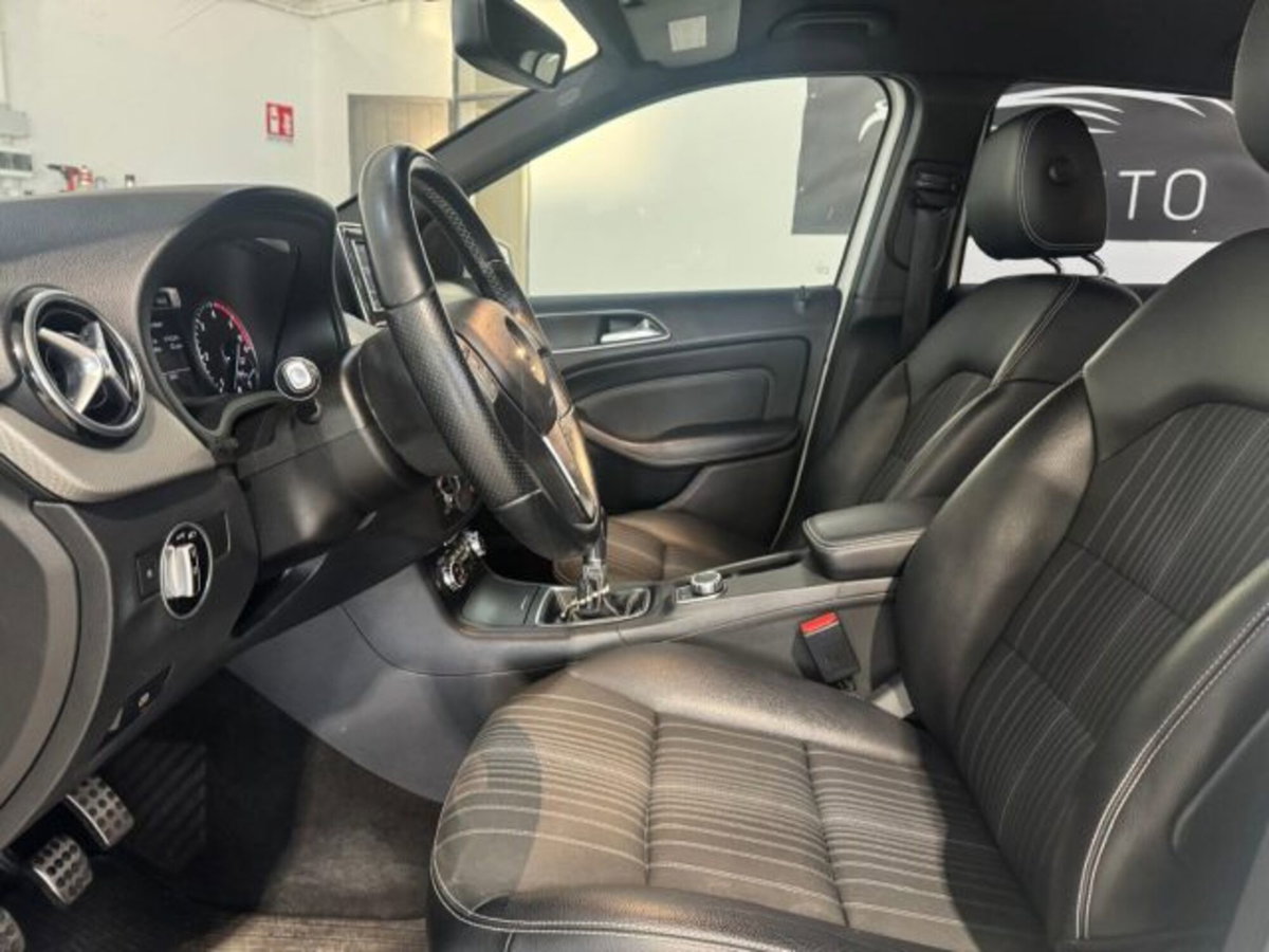 Mercedes-Benz Classe B 200 CDI BlueEFFICIENCY Premium (11)