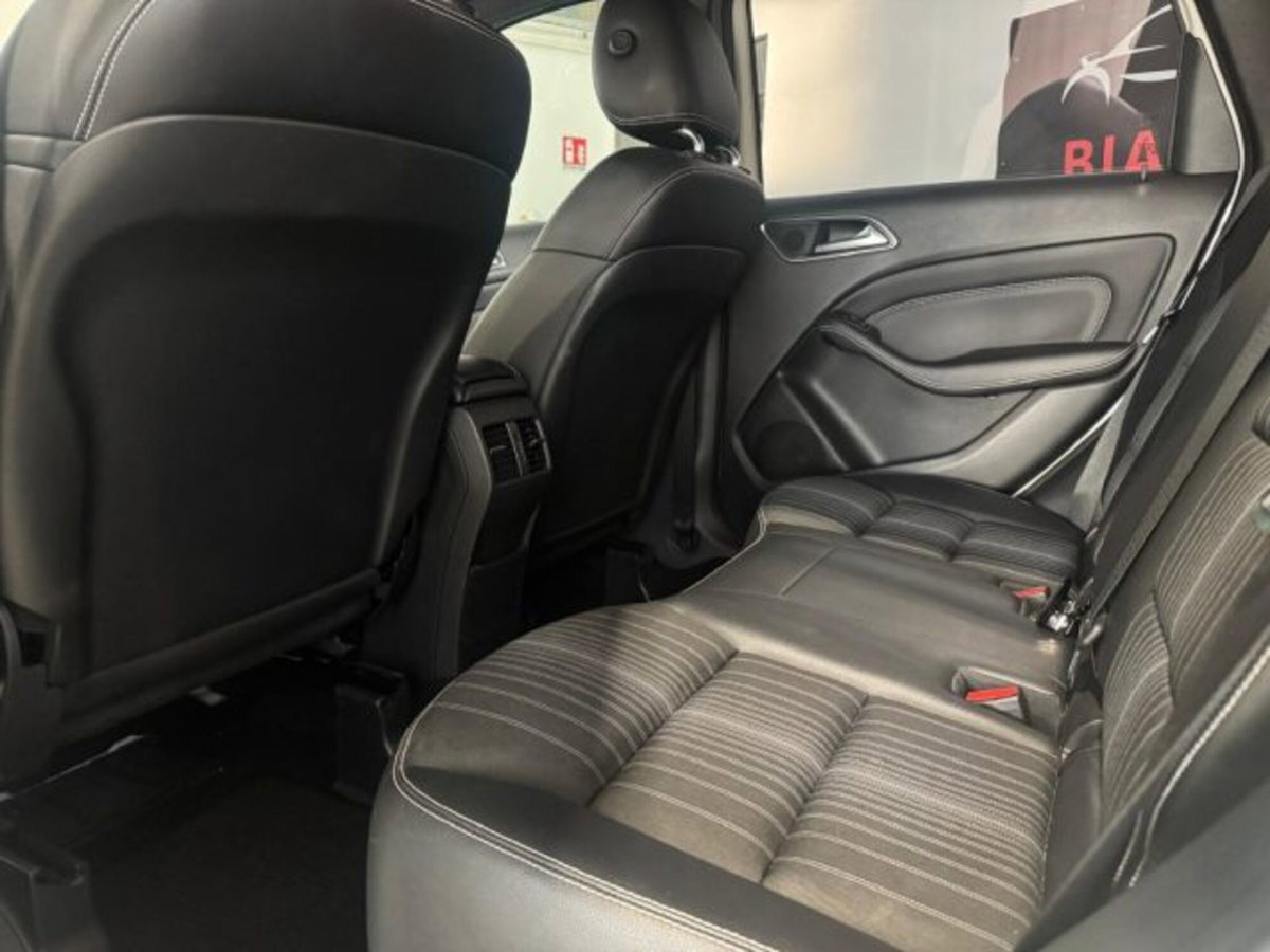 Mercedes-Benz Classe B 200 CDI BlueEFFICIENCY Premium (13)