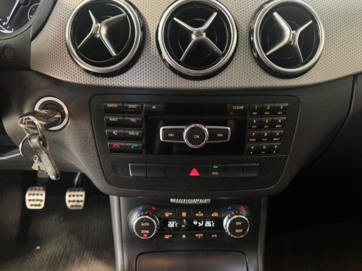 Mercedes-Benz Classe B 200 CDI BlueEFFICIENCY Premium (18)