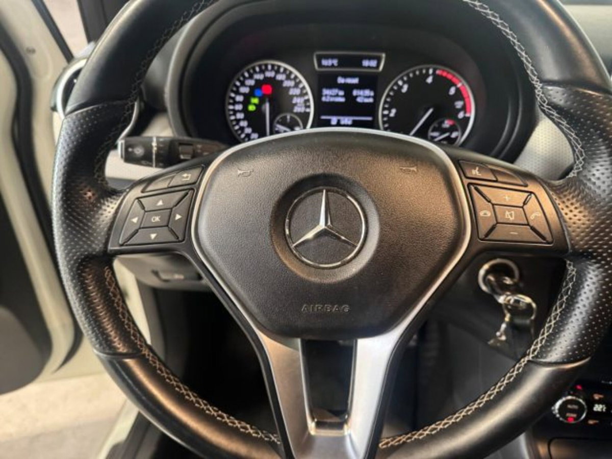 Mercedes-Benz Classe B 200 CDI BlueEFFICIENCY Premium (19)