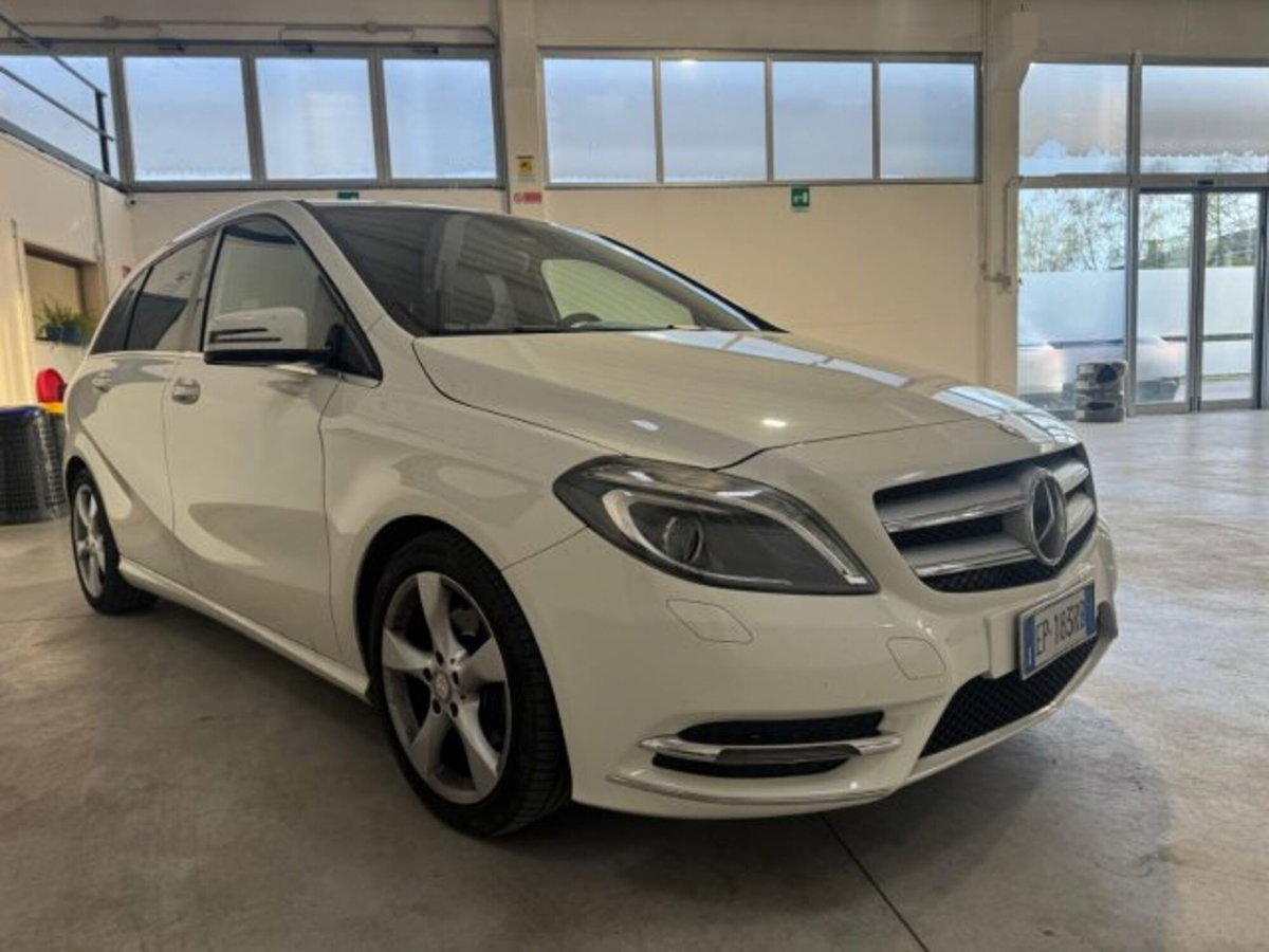 Mercedes-Benz Classe B 200 CDI BlueEFFICIENCY Premium (2)